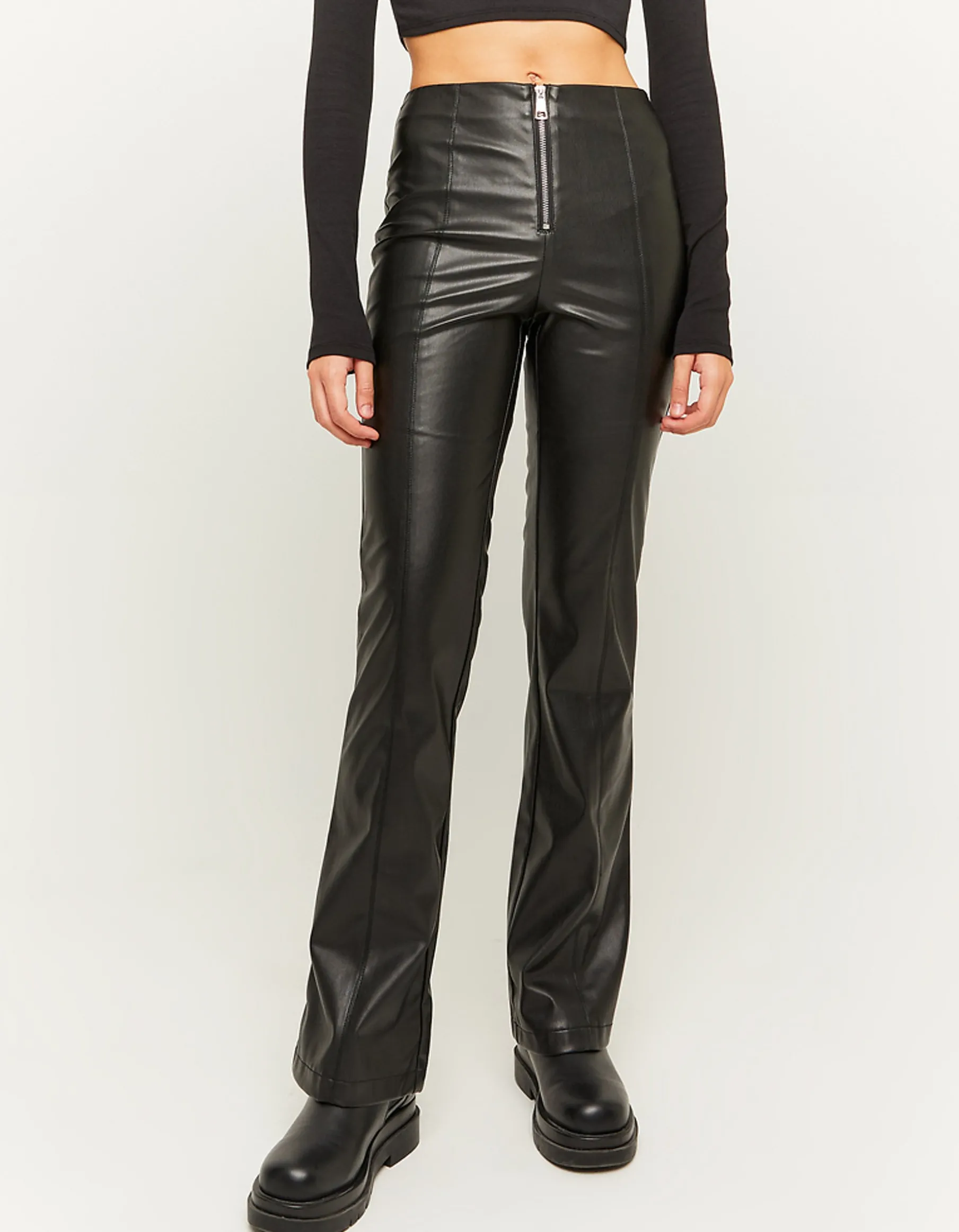 Tally Weijl Pantaloni^Pantaloni Flare in Similpelle Neri