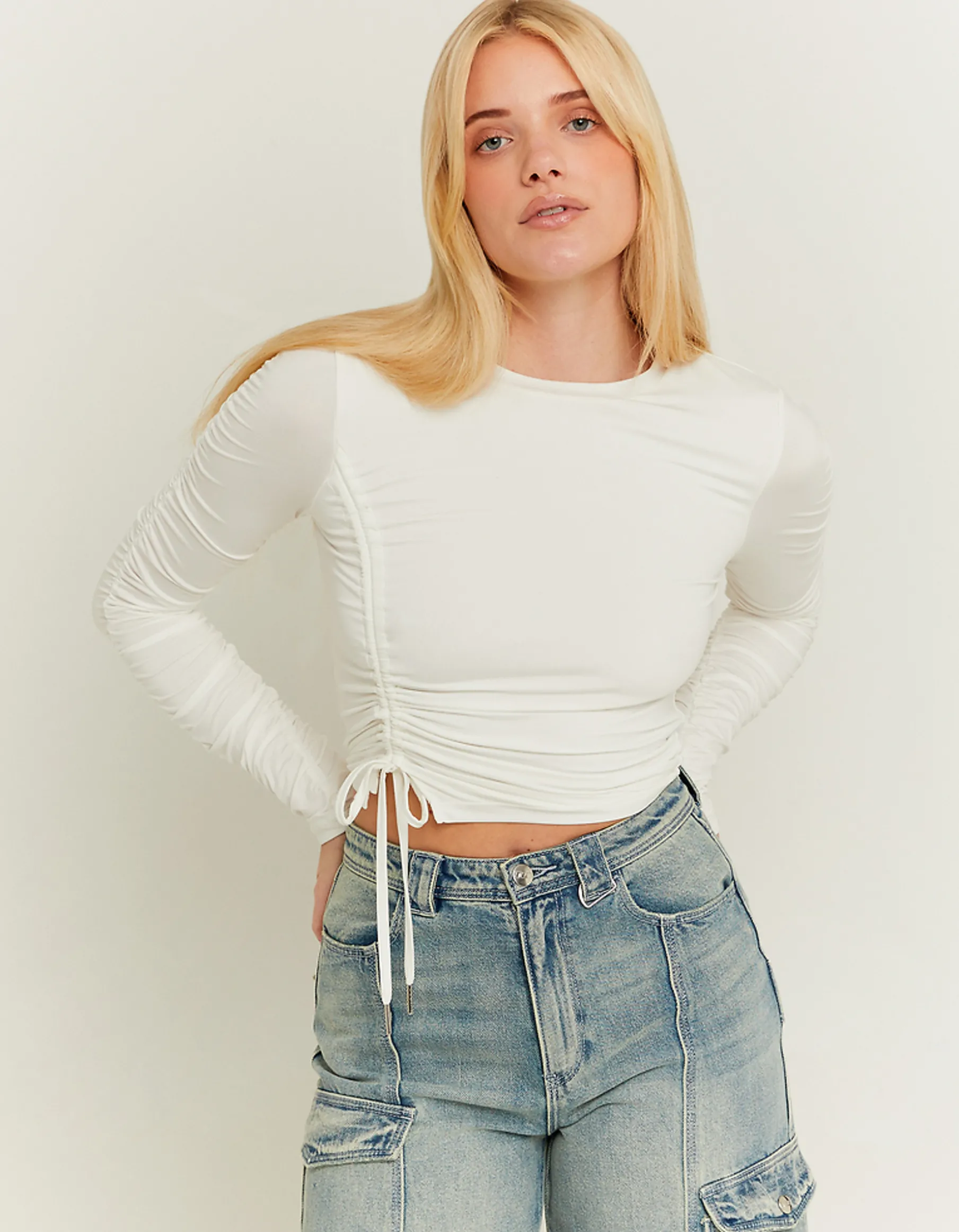 Tally Weijl Top^Top Corto Bianco con Dettaglio Fancy